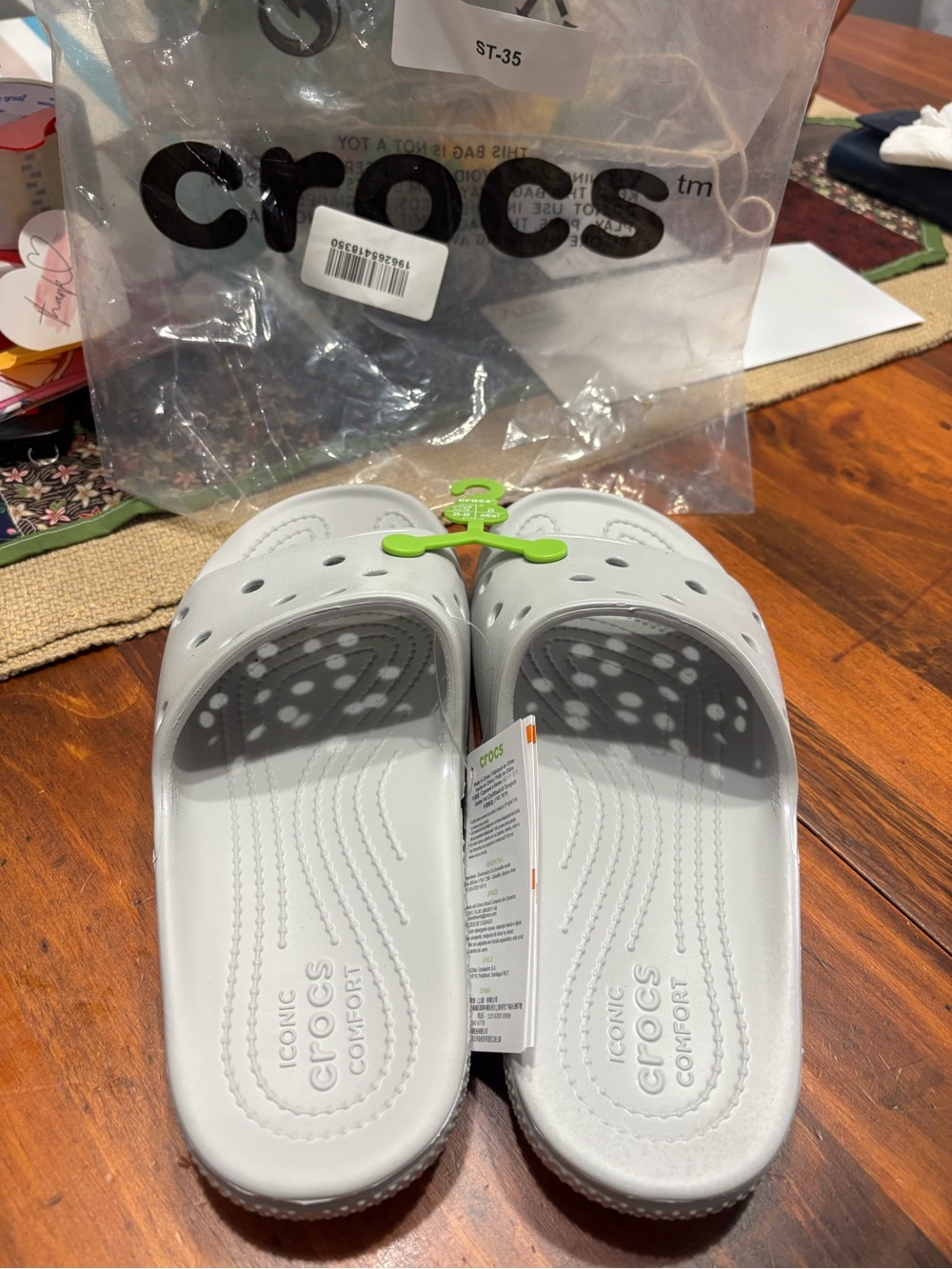 CROCS Sandals. 7M-9W NEW